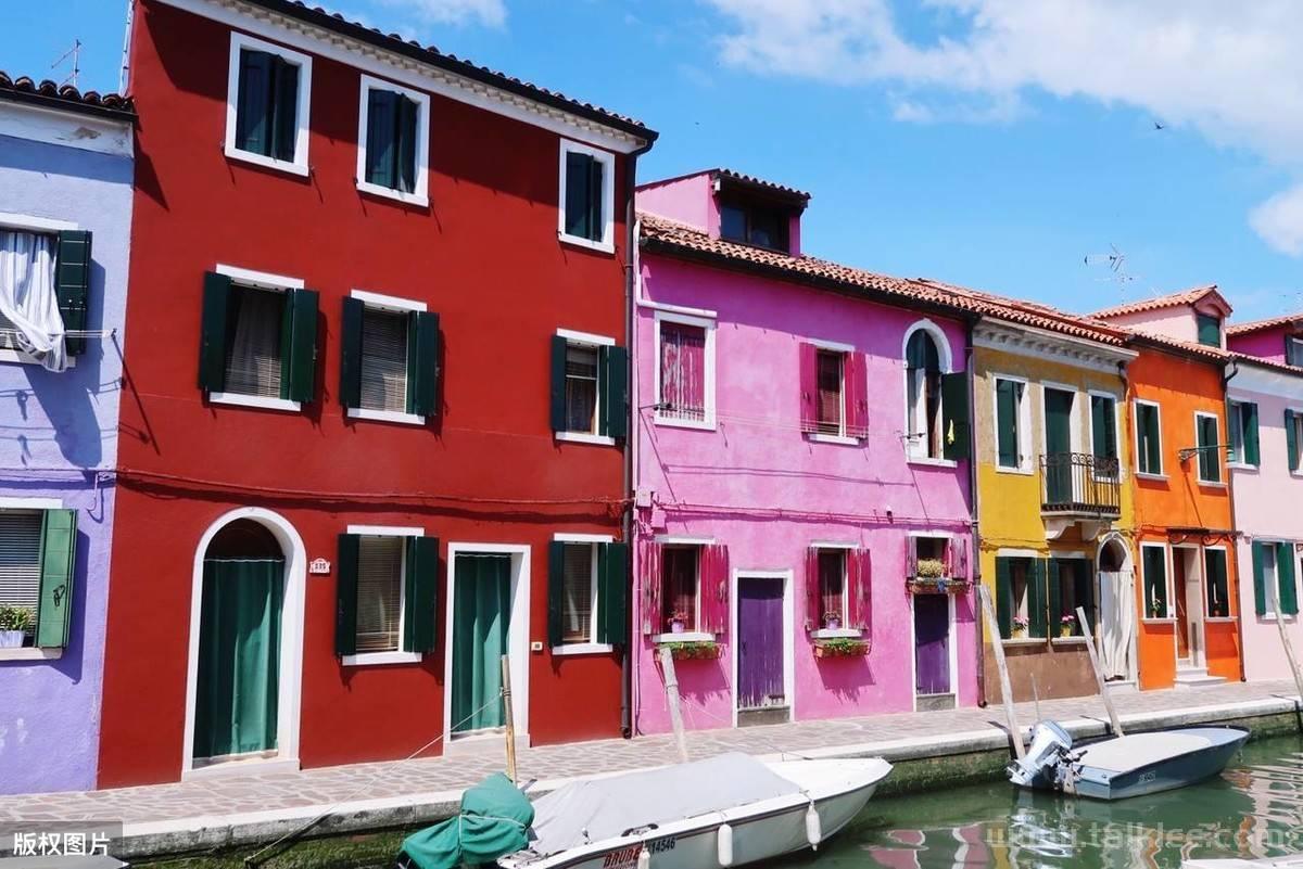 创作者100万买的小产权房被拆毁！2022年6种小产权房要拆，有我家吗？(现在住着的小产权会不会被拆了)